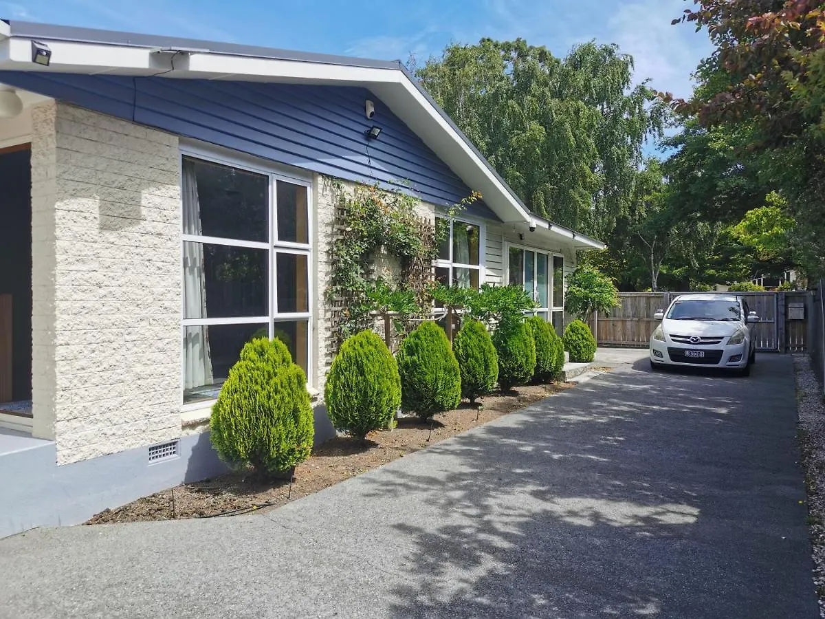 Airport Accommodation contacts